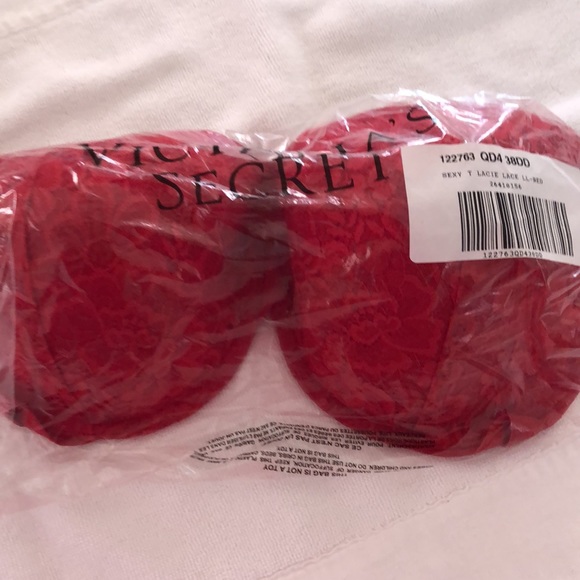 Victoria Secret - Picture 3 of 4